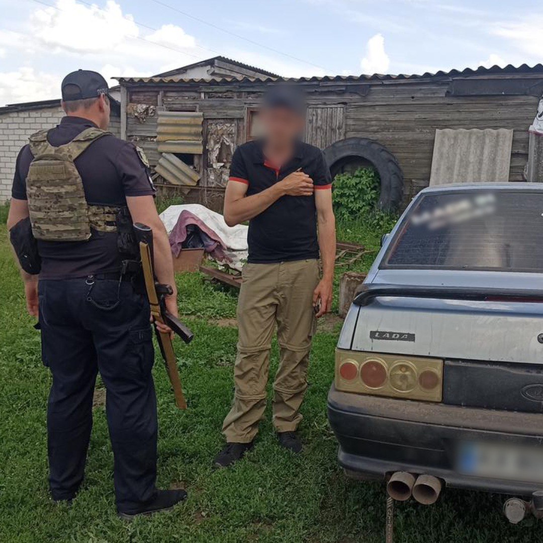 На Берестинщині водій у розшуку збив поліцейського і намагався втекти