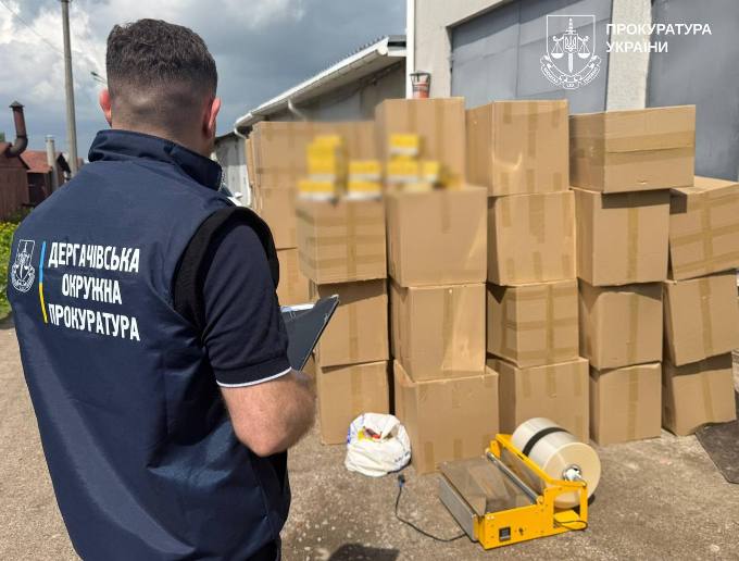 Новини Харкова: викрито підпільне виробництво тютюну та вейпів