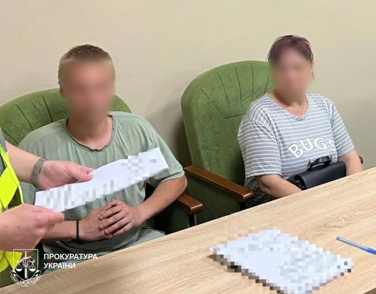 У Люботині трьом хлопцям, які побили підлітків, вручили підозри