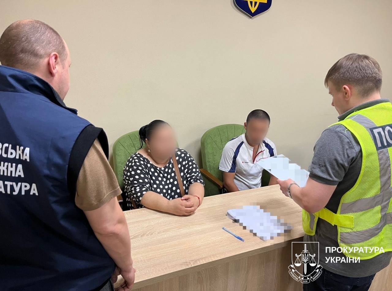 У Люботині трьом хлопцям, які побили підлітків, вручили підозри