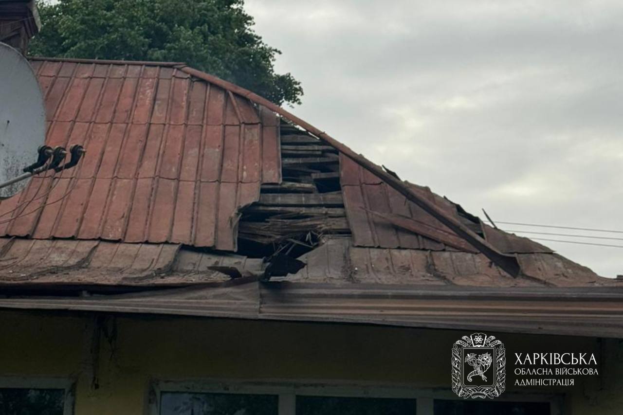 Пошкоджені будинки, підприємства й АЗС: наслідки ударів по Харківщині