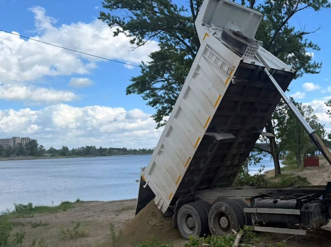 На Основ’янському озері в Харкові оновили пляж і зону відпочинку