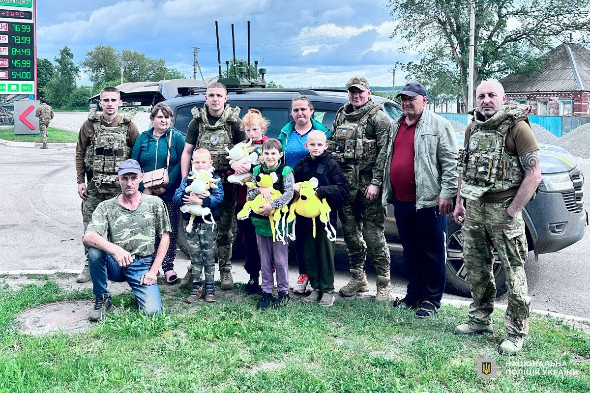 Новини Харкова: евакуація родини з дітьми