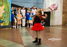 У харківському метро пройшов концерт "Ура, канікули!" (фото)