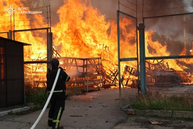 Новини Харкова: Після атаки загасили вісім пожеж