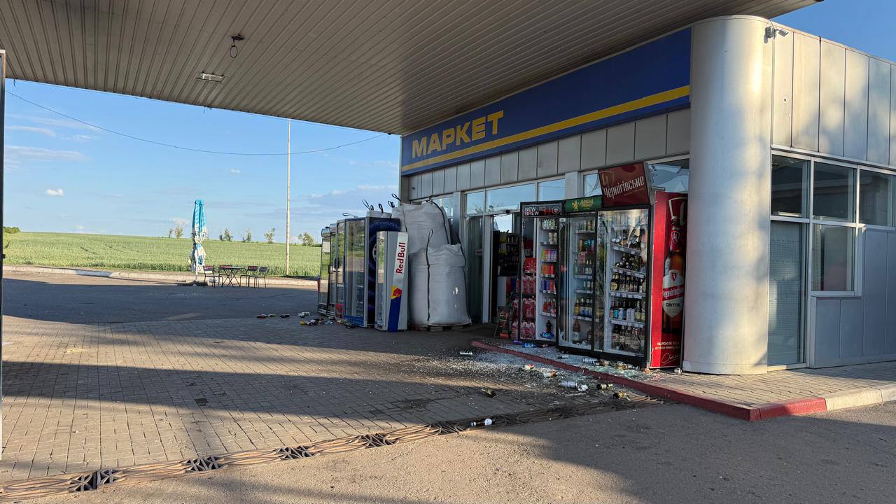 Новини Харкова: Дрон влучив в авто біля АЗС