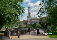 Набережну у сквері Стрілка прикрасили квітами (фото)