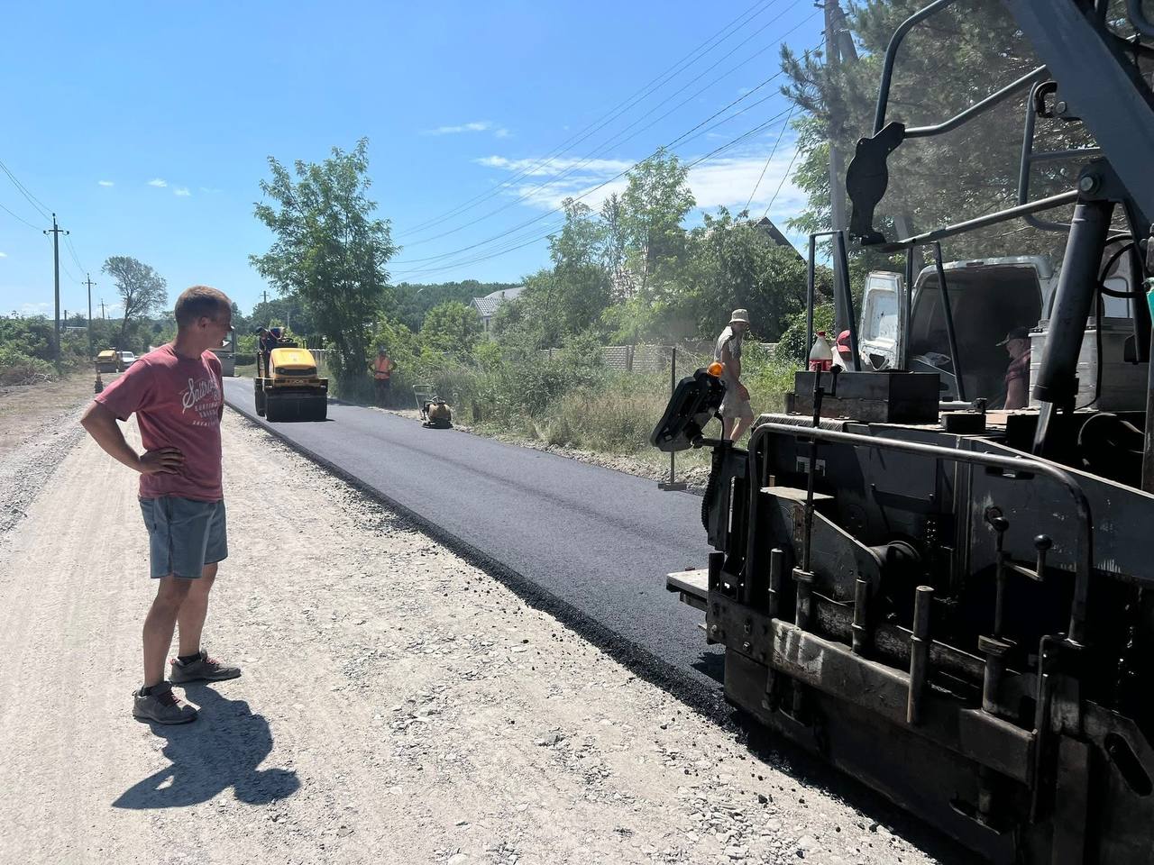 Відремонтували ділянку стратегічної дороги та готують безпекові проєкти у передмісті: Новини Харкова