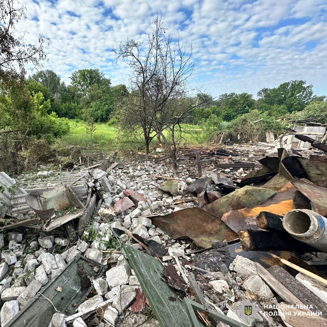 Показали світлини з місць обстрілів Харківщин правоохоронці: Новини Харкова