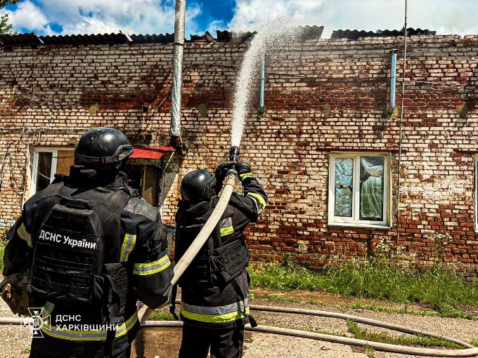 Новини Харкова: пожежа у Великому Бурлуці після удару БпЛА