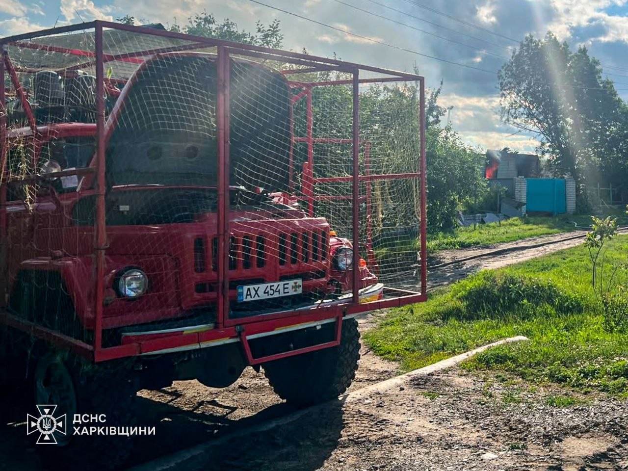 Загинула людина, спалахнула пожежа через атаку загарбників: Новини Харкова