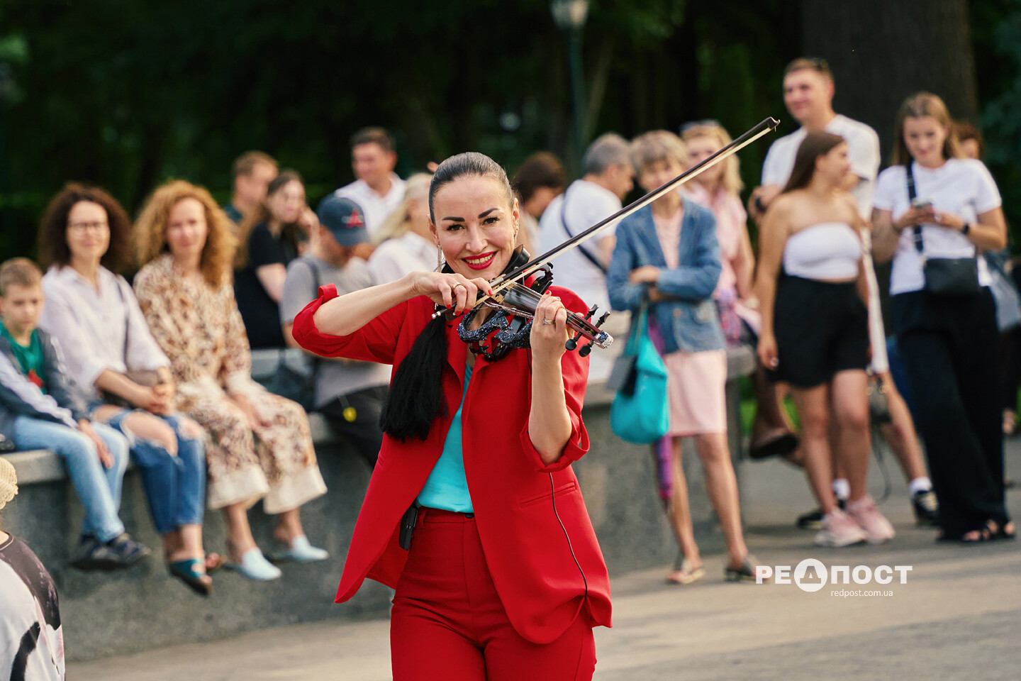 Скрипка у саду Шевченка: харків'ян порадували концертом (фото)
