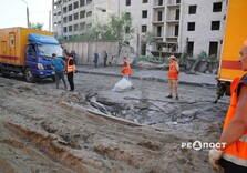 Світлини з місця удару окупантів у Холодногірському районі Харкова: загинула дівчина, понівечено трамвай, будинки та 15 авто