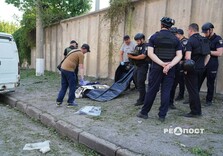 Світлини з місця удару окупантів у Холодногірському районі Харкова: загинула дівчина, понівечено трамвай, будинки та 15 авто