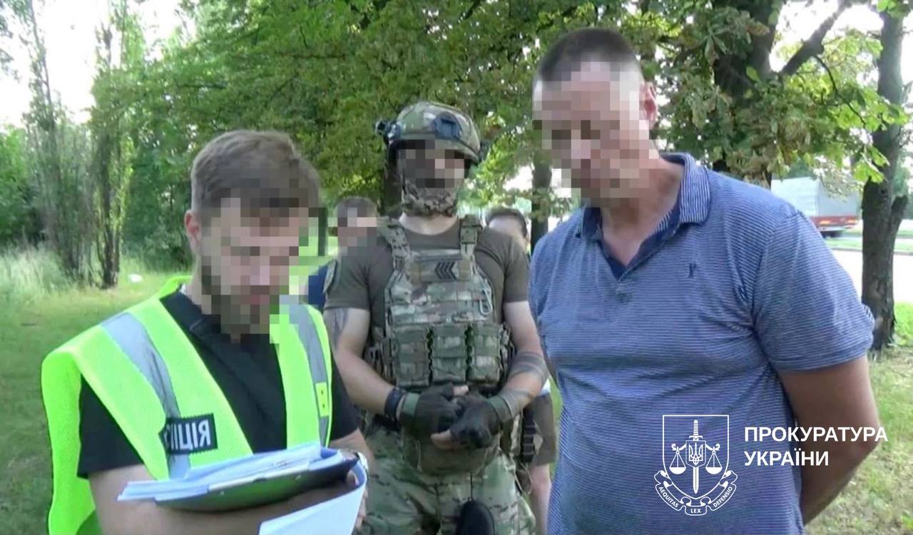 Дитячого тренера та його спільника підозрюються у розбійному нападі на харківського підприємця