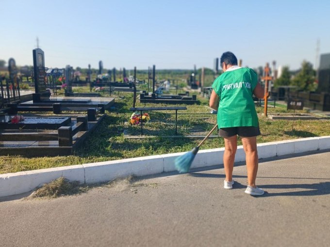 Новини Харкова: на кладовищах впорядкували 13 гектарів території