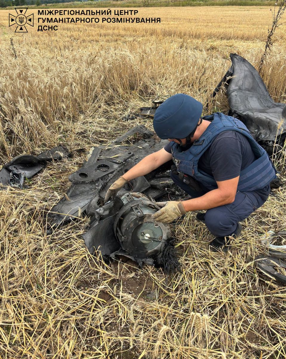 На Харківщини виявили небезпечну знахідку після падіння російського безпілотника