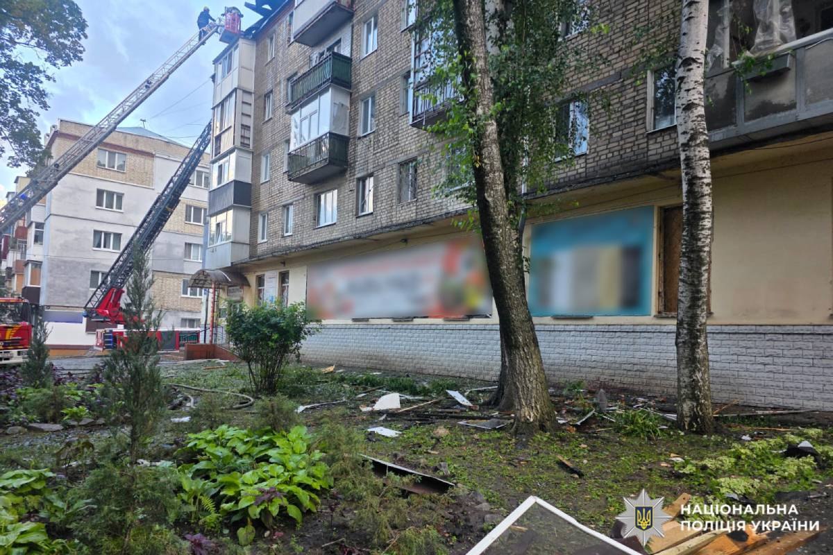Вдарила новим типом БпЛА по даху п'ятиповерхівки РФ: Новини Харкова