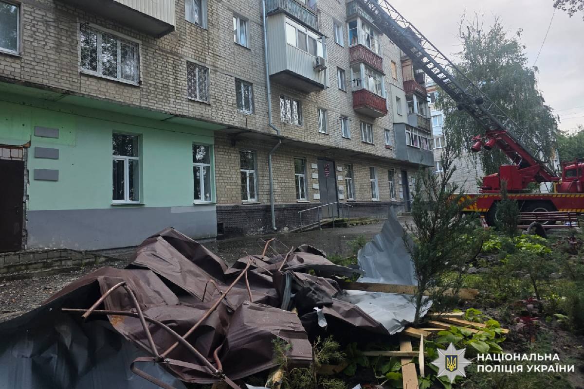 Вдарила новим типом БпЛА по даху п'ятиповерхівки РФ: Новини Харкова