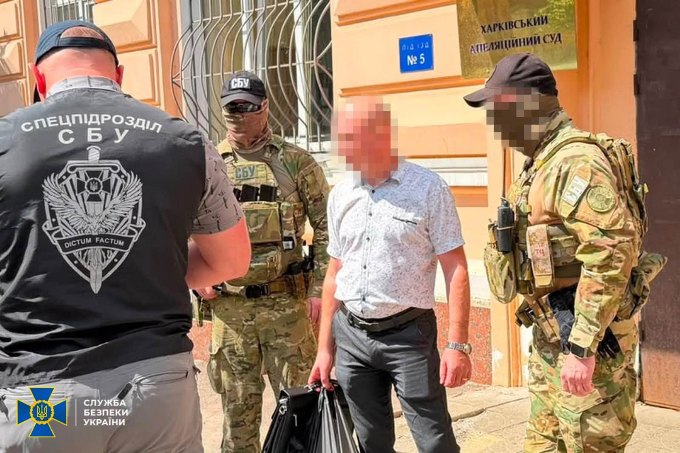 Новини Харкова: голову райсуду викрили на хабарі