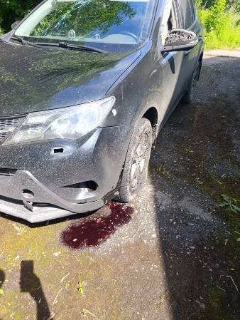 FPV-дрон влучив у цивільне авто: з'явилися фото наслідків удару на Харківщині