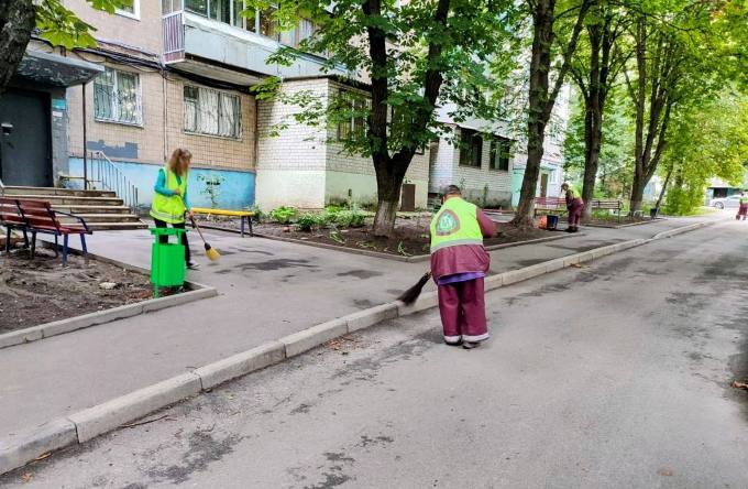 Новини Харкова: комунальники висадили майже 12 тисяч квітів
