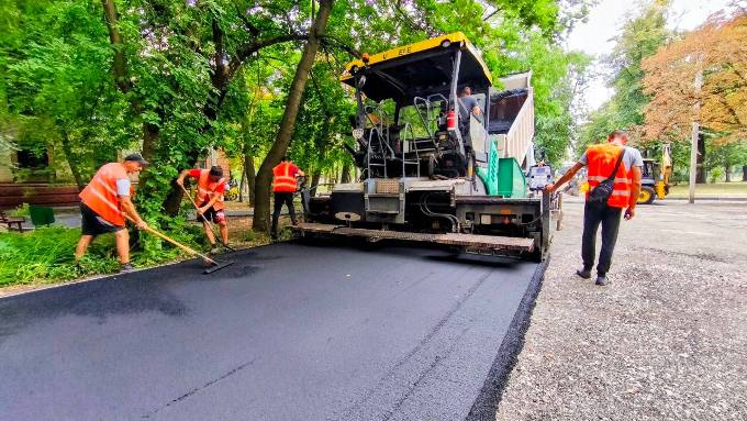 Новини Харкова: на Біблика відремонтували тротуар