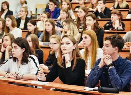Навчання по суботах та літні сесії: МОН рекомендує вишам змінити графіки освітнього процесу