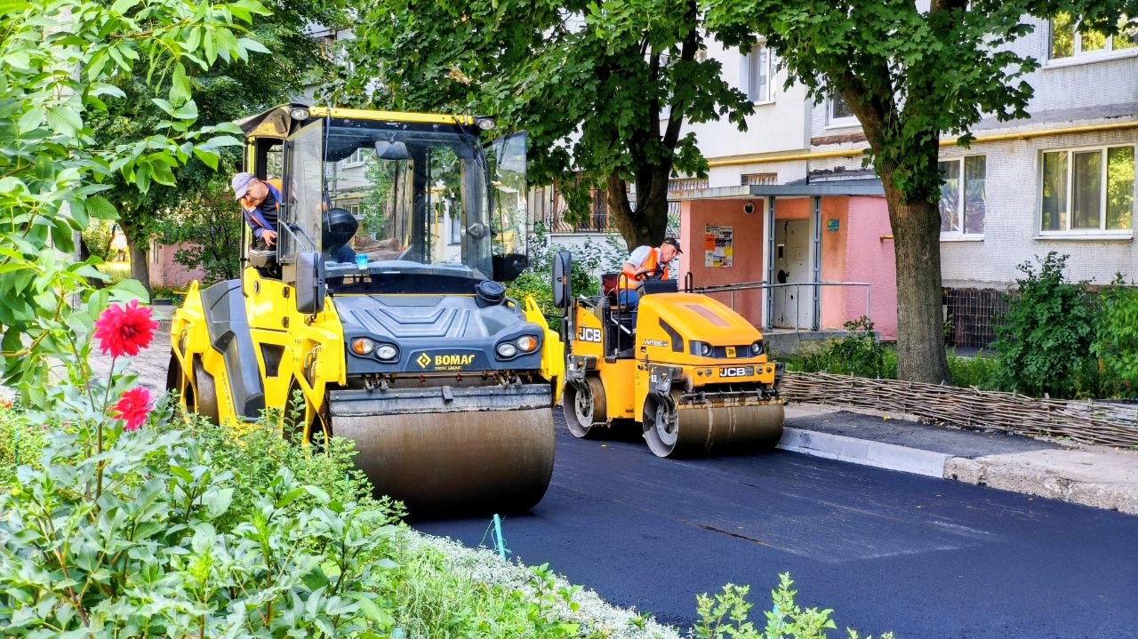 У Харкові ремонтують внутрішньоквартальні дороги