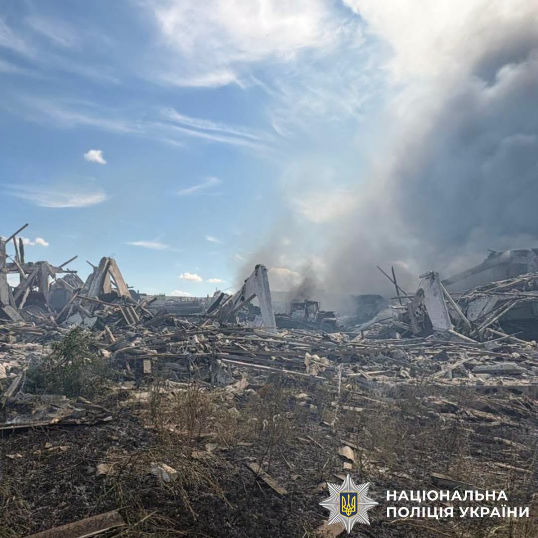 Правоохоронці показали наслідки ворожого обстрілу Харківської області