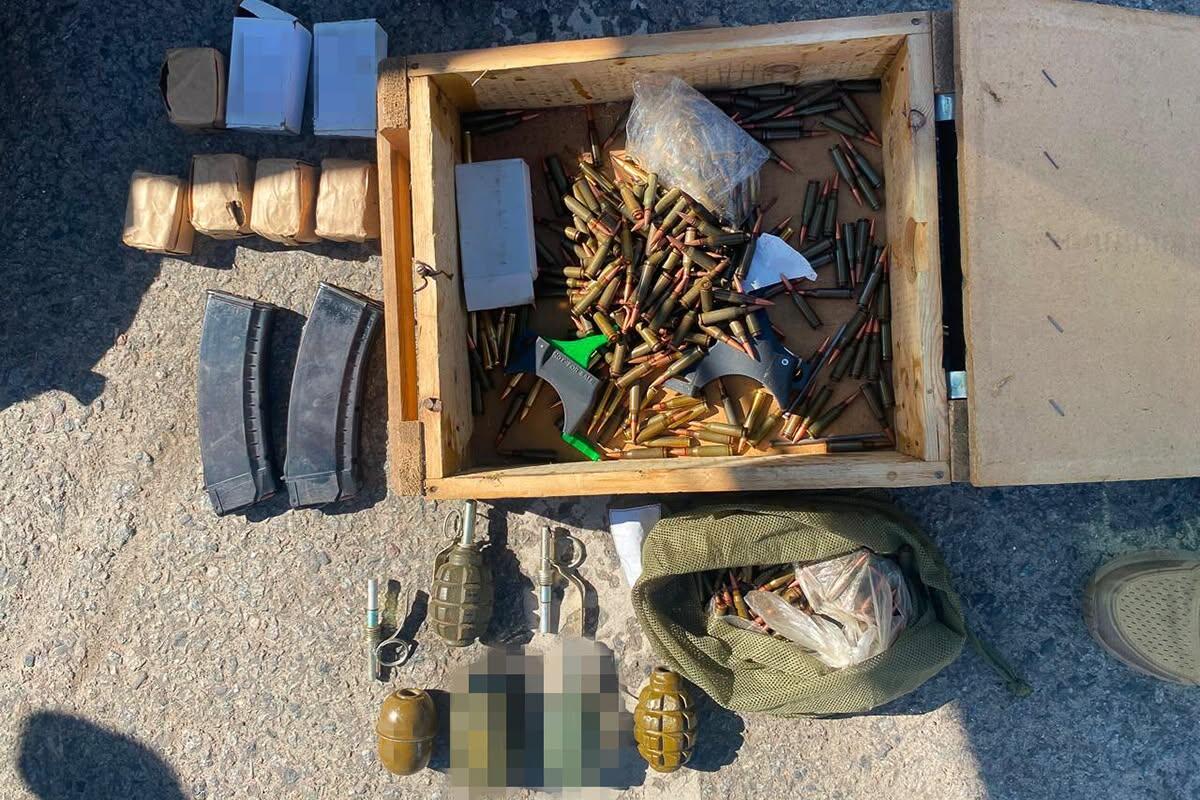 Перехопили гігантський арсенал у передмісті кінологи "Скіфів": Новини Харкова
