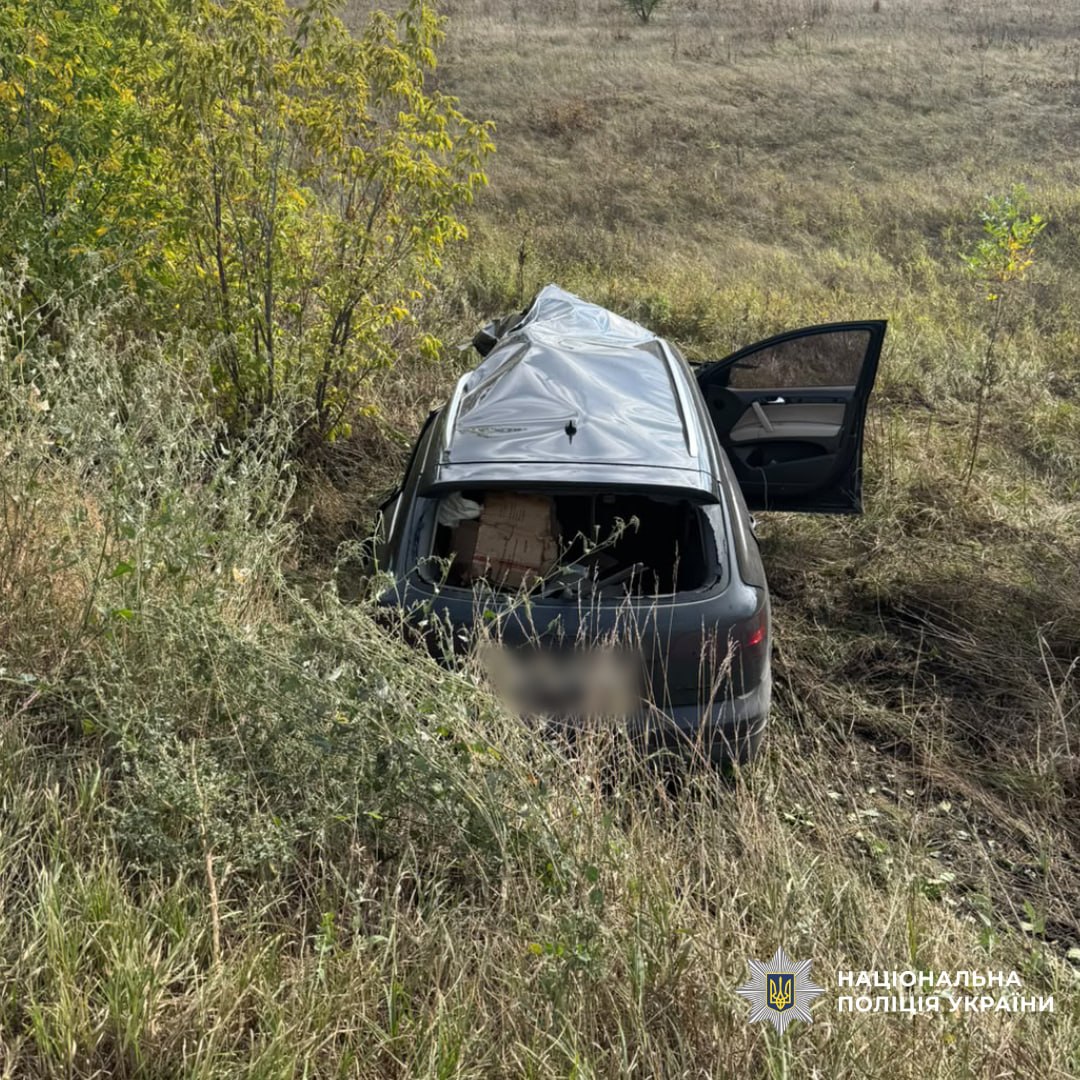 Моторошна аварія під Харковом: загинув водій легковика та перекинулася вантажівка