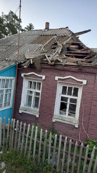 Удар FPV-дрона пошкодив два будинки у Довжику