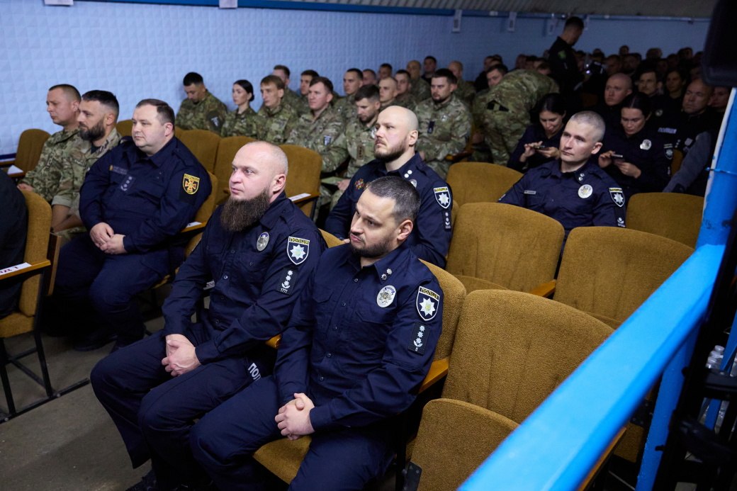 «Ви були там, де було Ігор Терехов вручив нагороди харківським патрульним (фото)
