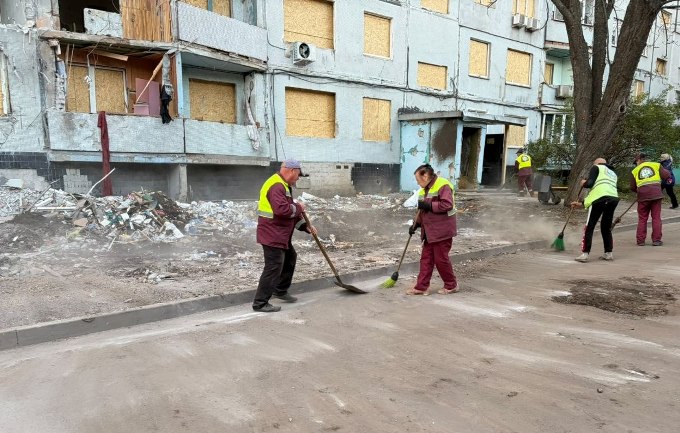 Новини Харкова: третю добу прибирають наслідки