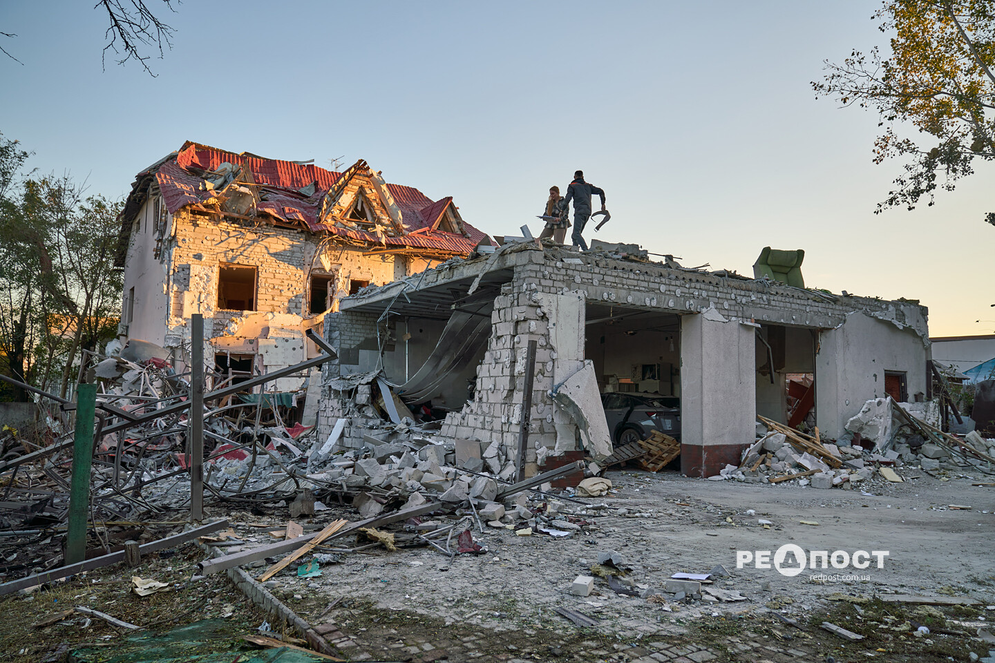 Наслідки авіаційного удару у Слобідському районі Харкова (фото)