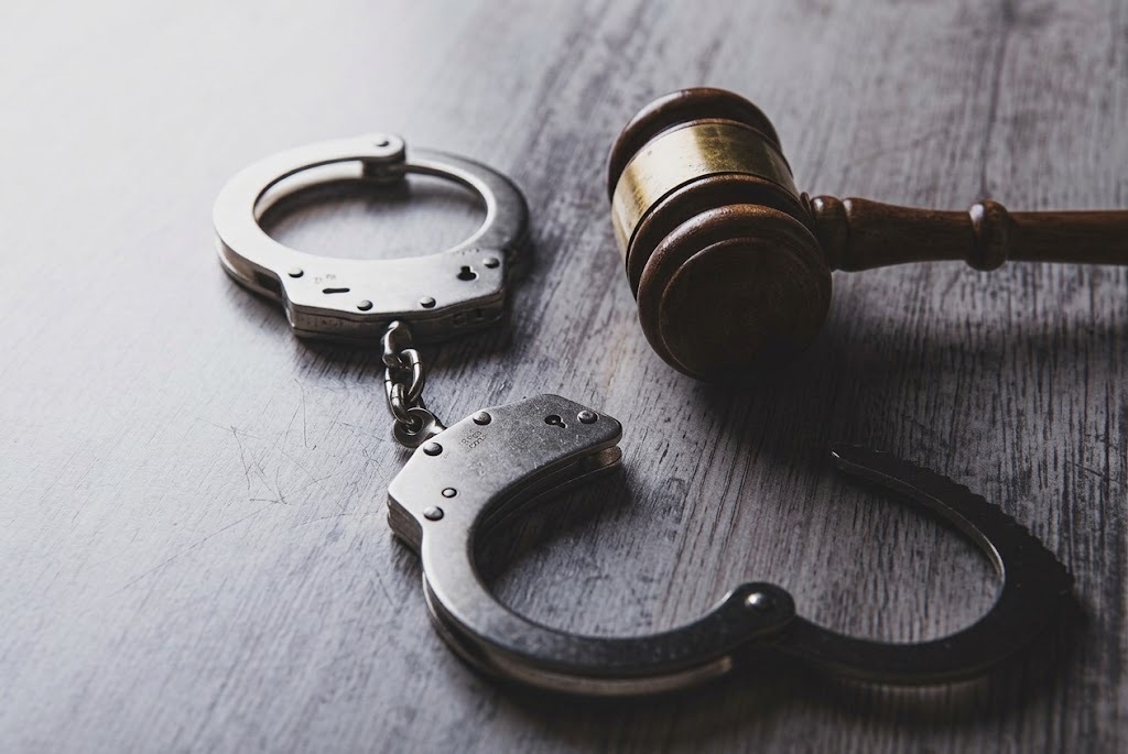На Харківщині отримав новий вирок агент ГРУ, який підірвав авто воїна ЗСУ та палив релейні шафи