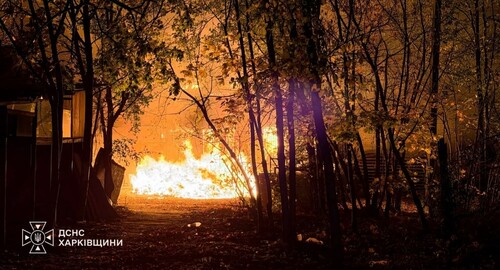 Ракетний удар по Слобідському району Харкова: рятувальники гасили маштабну пожежу